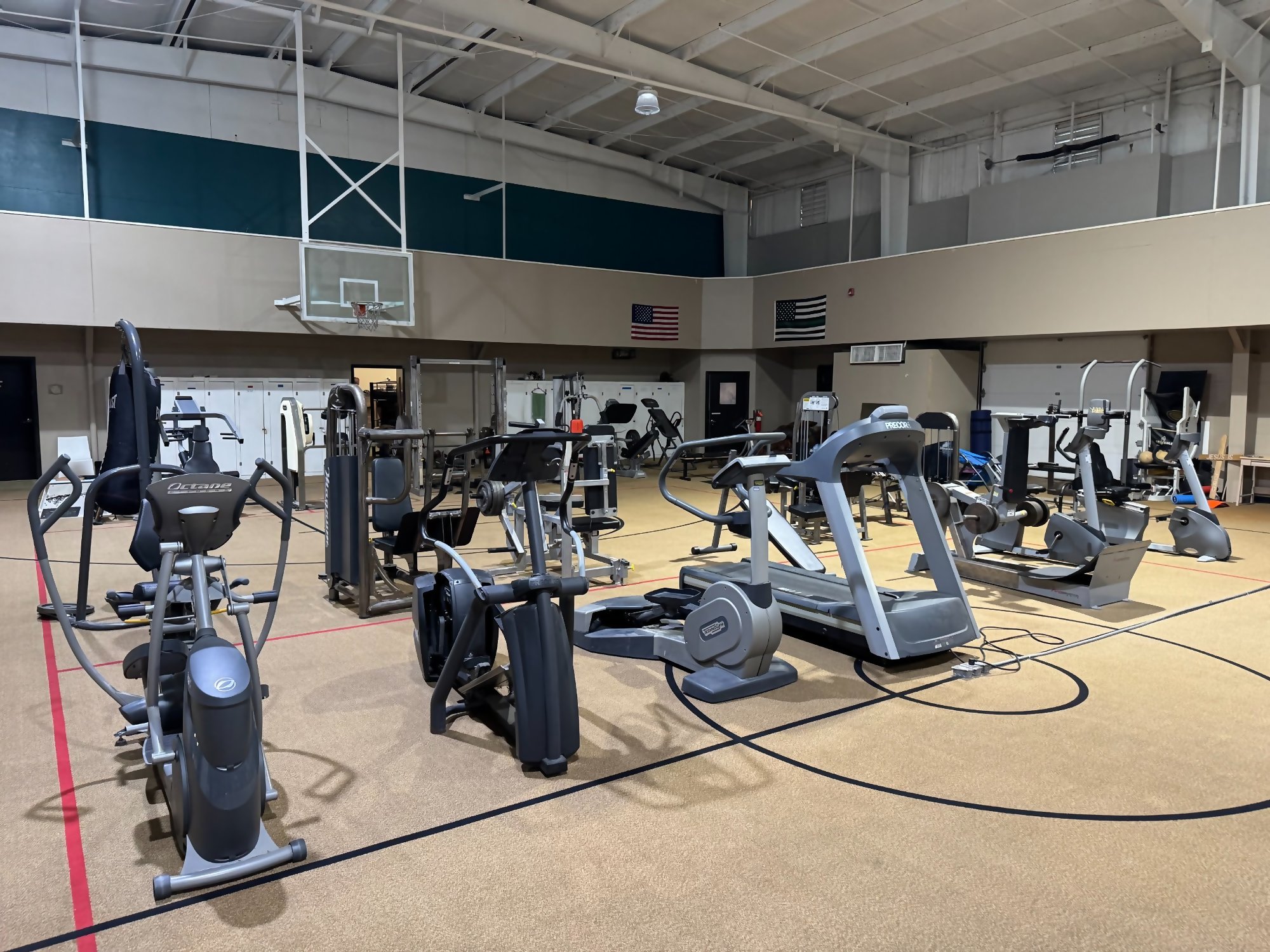 Men's Gym - Comprehensive Fitness Center and Gymnasium with Professional Equipment